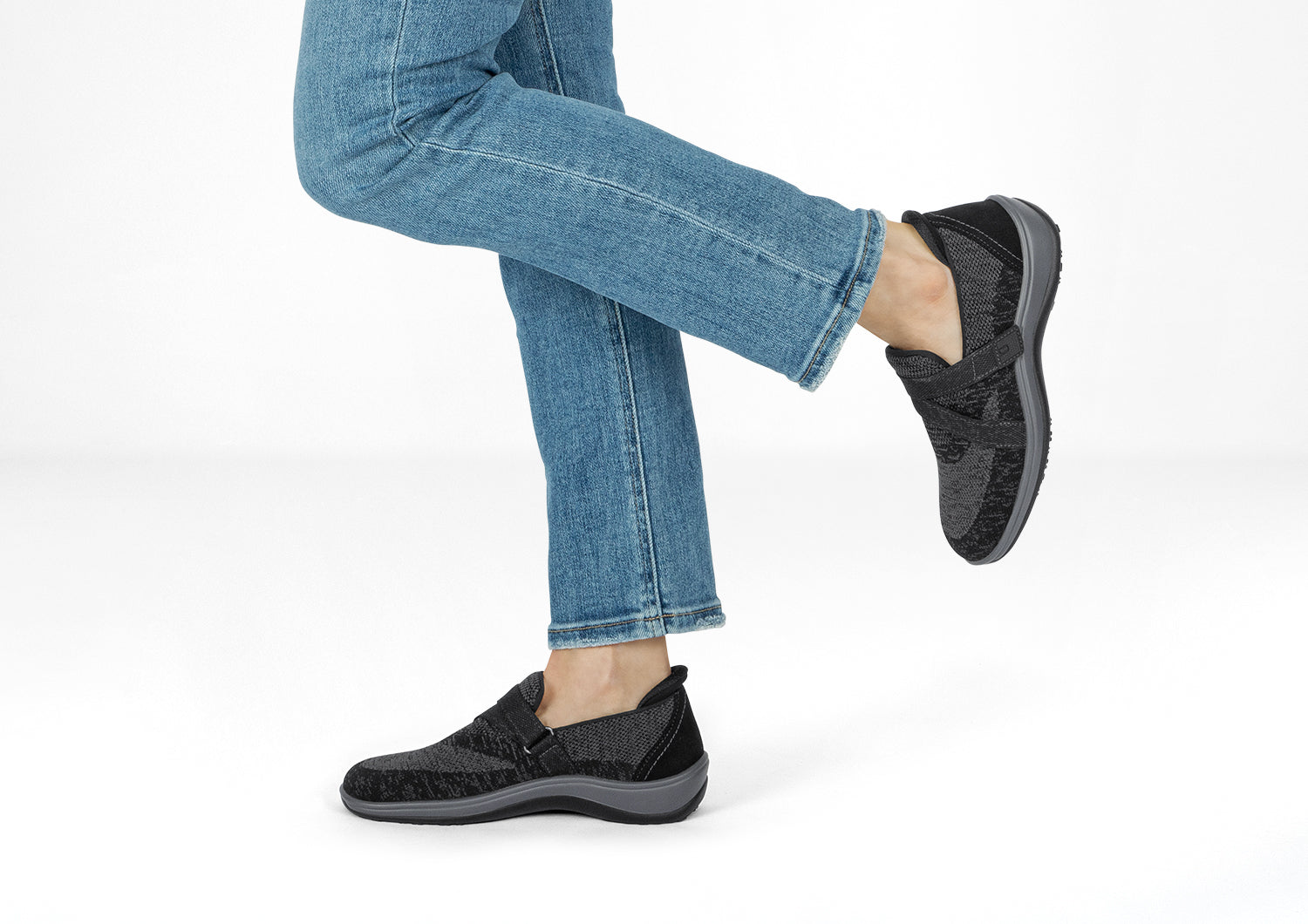 Amalya - Black - Image 13