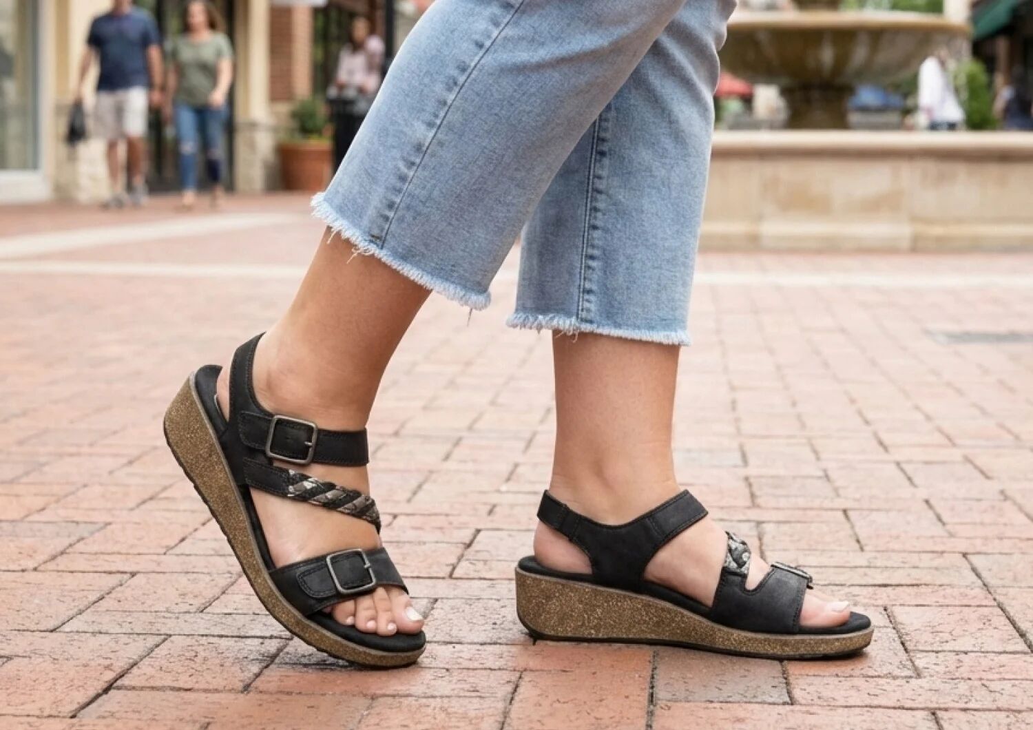 Chloe - Black - Image 13