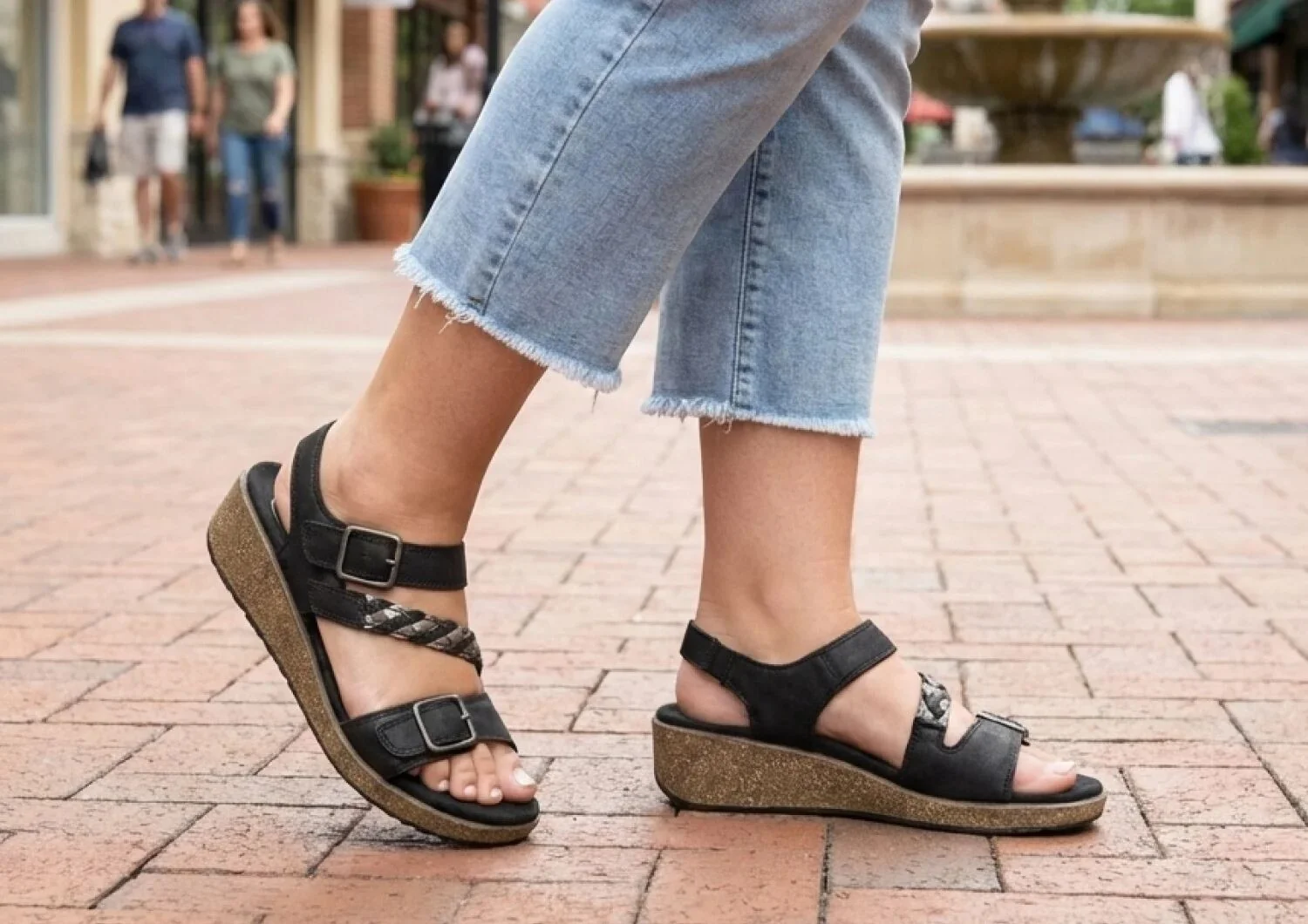 Chloe - Black - Image 13
