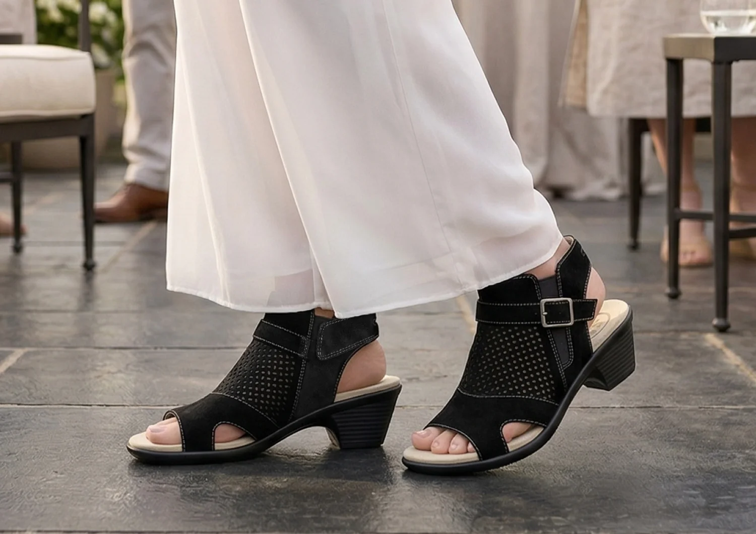Taylor - Black - Image 2