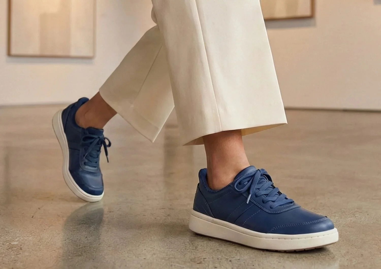 Wander Hands-Free - Navy - Image 12